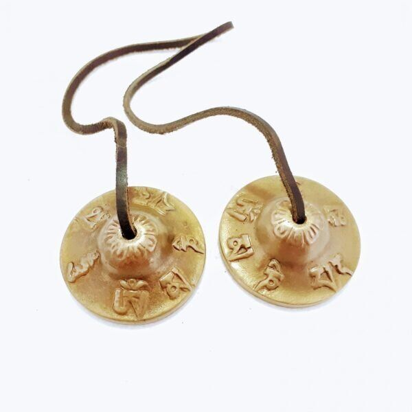 Ting-Sha Címbalos Tibetanos Om Mani Padme Hum 6cm (Latão)