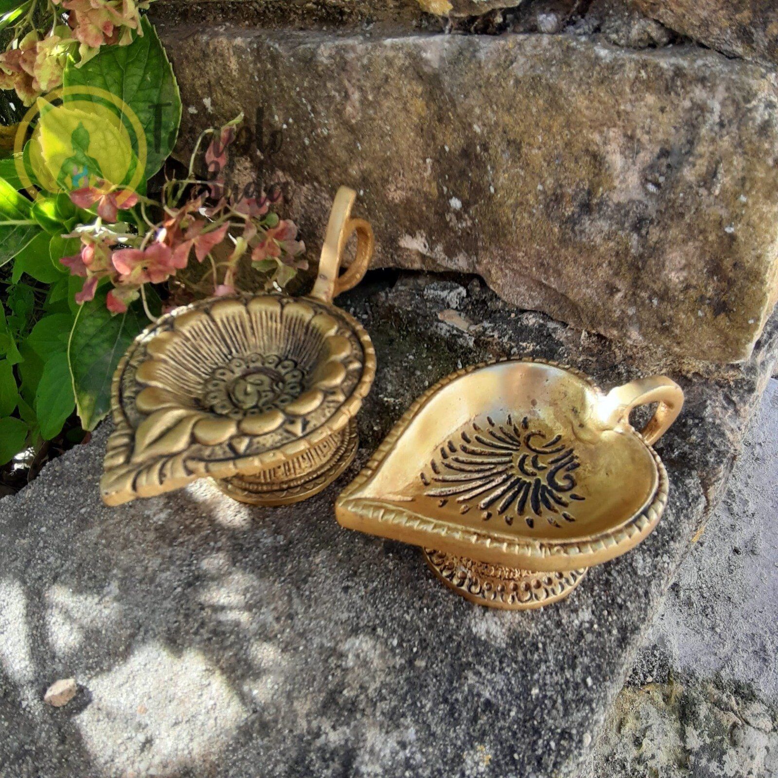 Diya - Lamparina Indiana em Metal Dourado