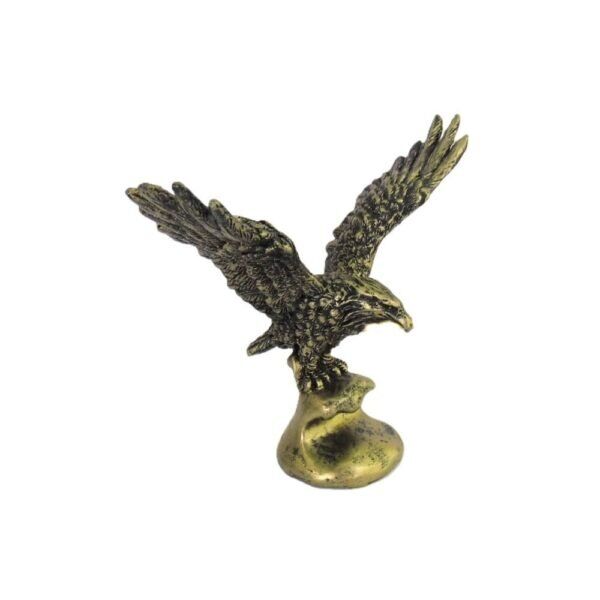 Águia Dourada Majestosa