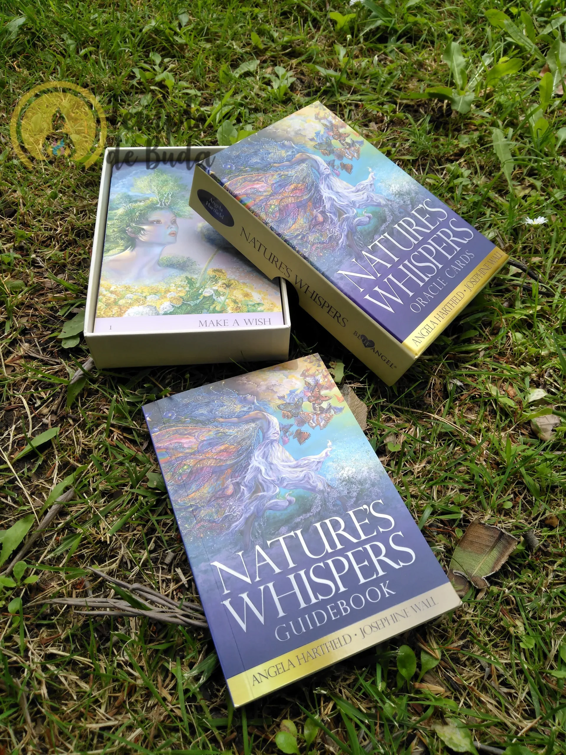 Oráculo Sussuros da Natureza de Angela Hartfield em Inglês