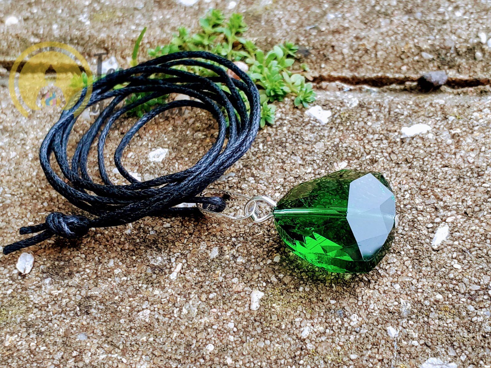 Andara Pendente Facetado Triangular Verde - Image 3